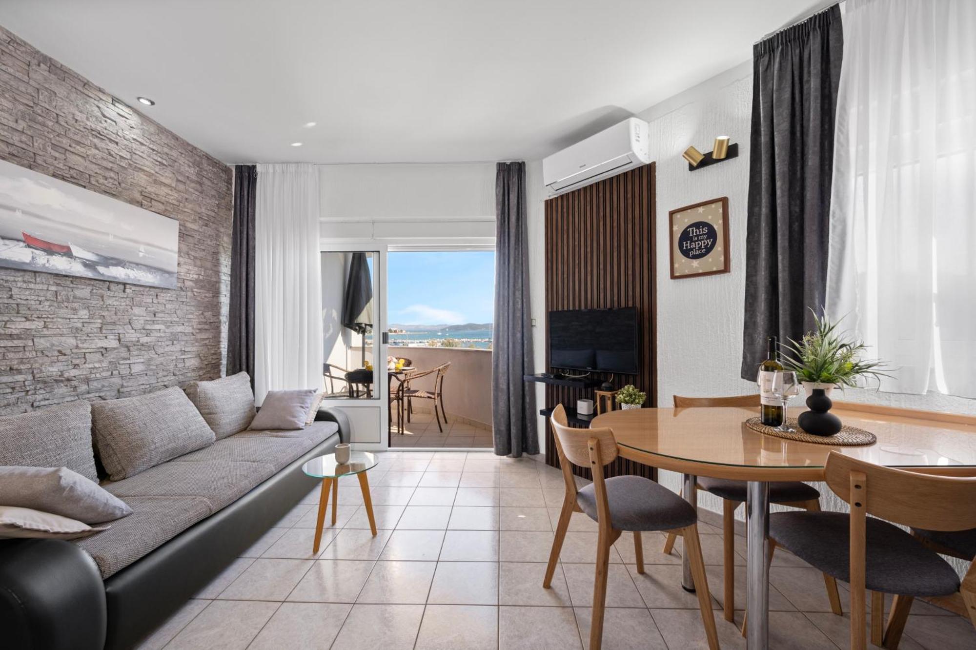 Aquarius Apartments - Beachside With Heated Pool Vodice Exterior foto