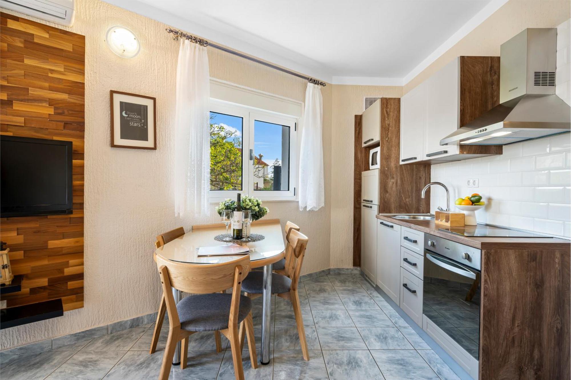 Aquarius Apartments - Beachside With Heated Pool Vodice Zimmer foto