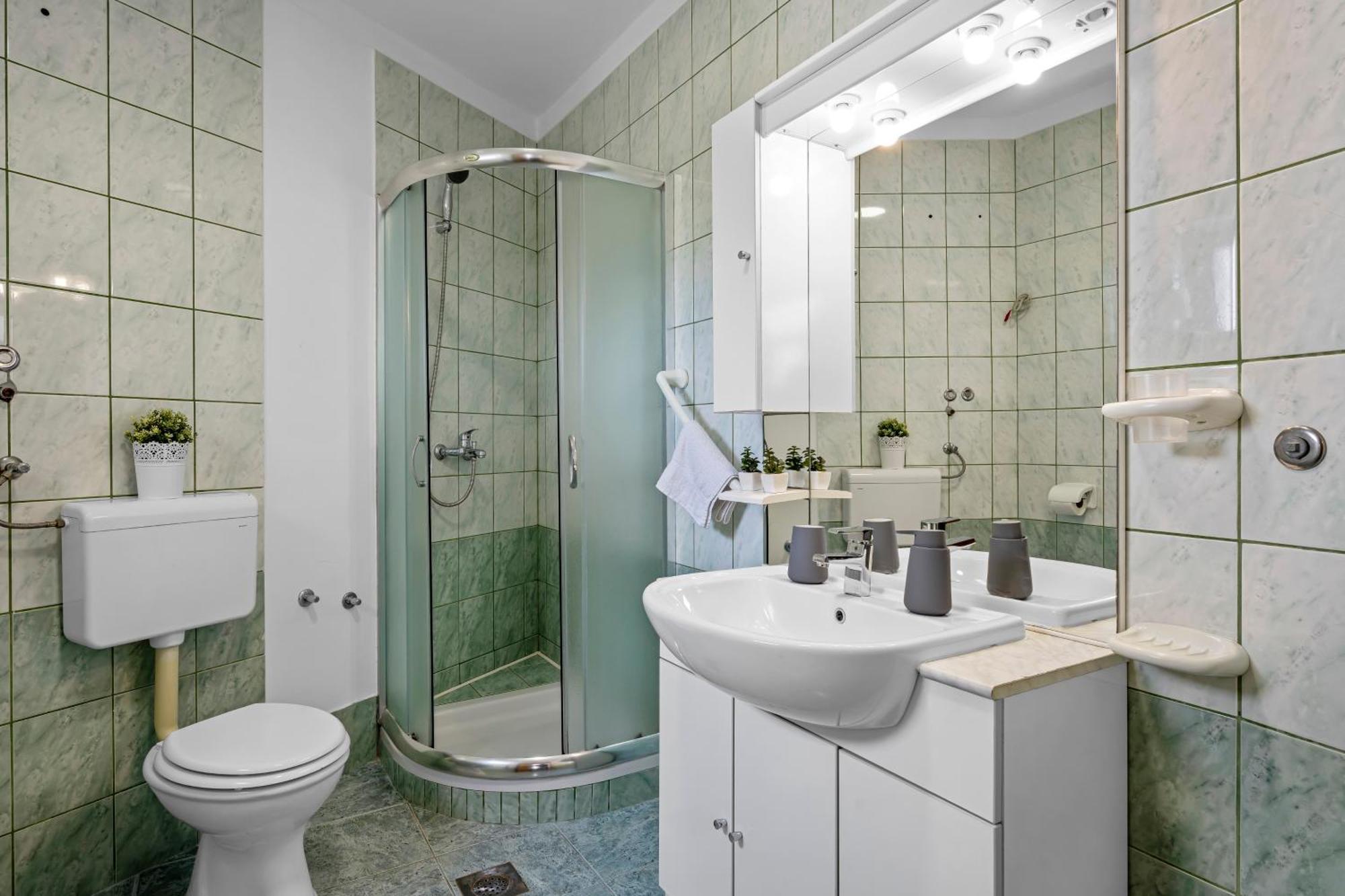 Aquarius Apartments - Beachside With Heated Pool Vodice Zimmer foto